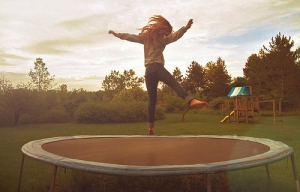 bounce on trampoline - pic via herweightlossdiary.blogspot.com