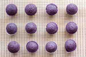 Lavender cupcakes! -pic via jessienextdoor.com 