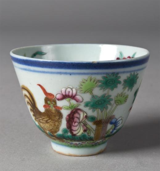 A cute little Chinese tea cup to make your perfumes in! pic via - icollector.com